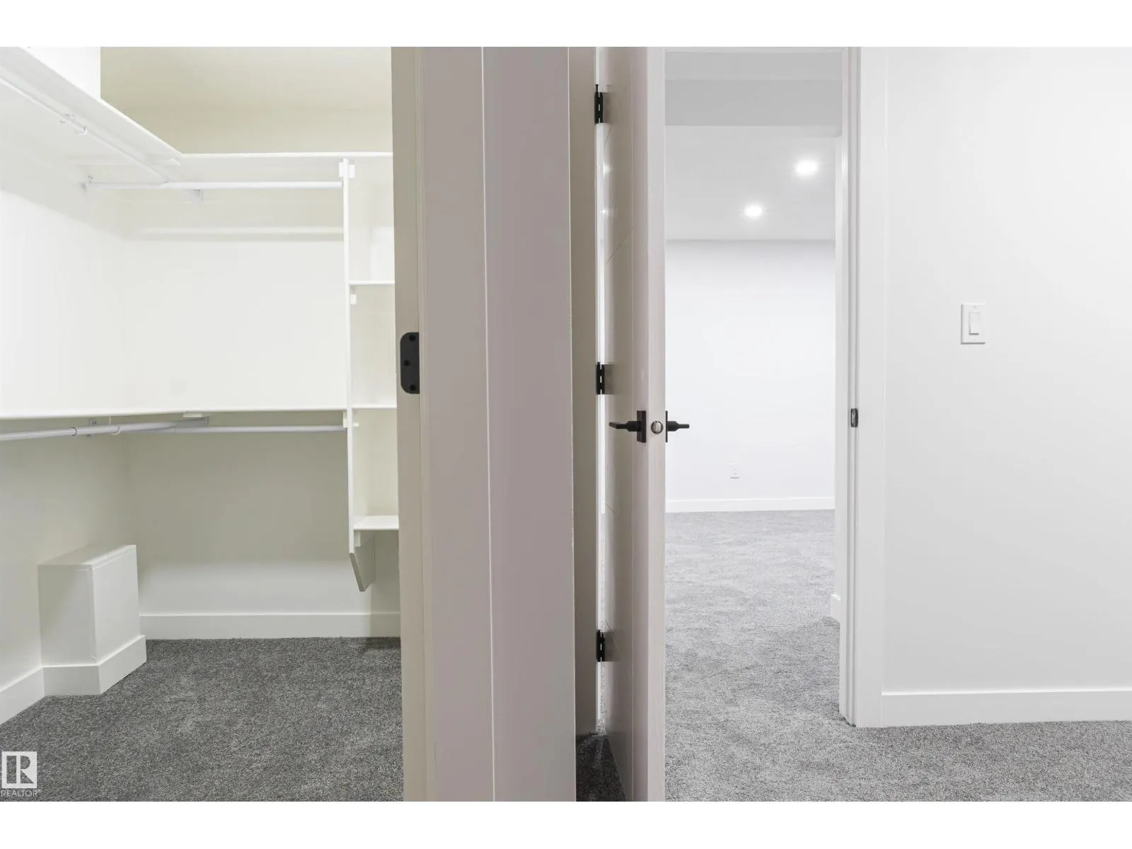 3710 41 AV NW