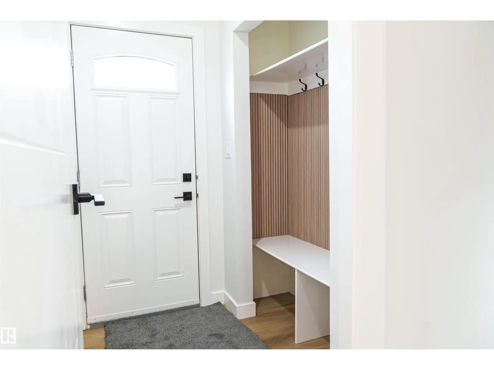 3710 41 AV NW