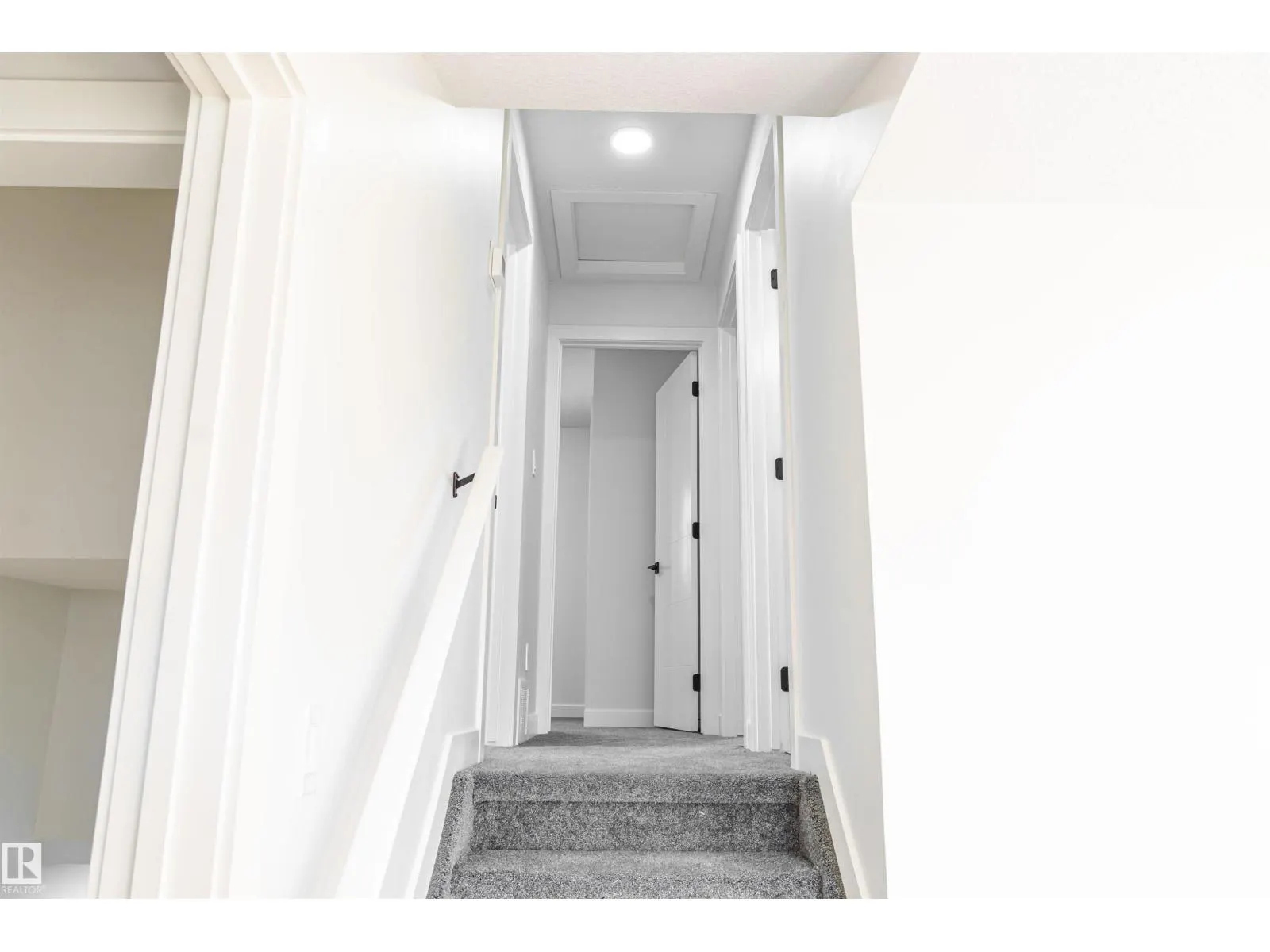 3710 41 AV NW
