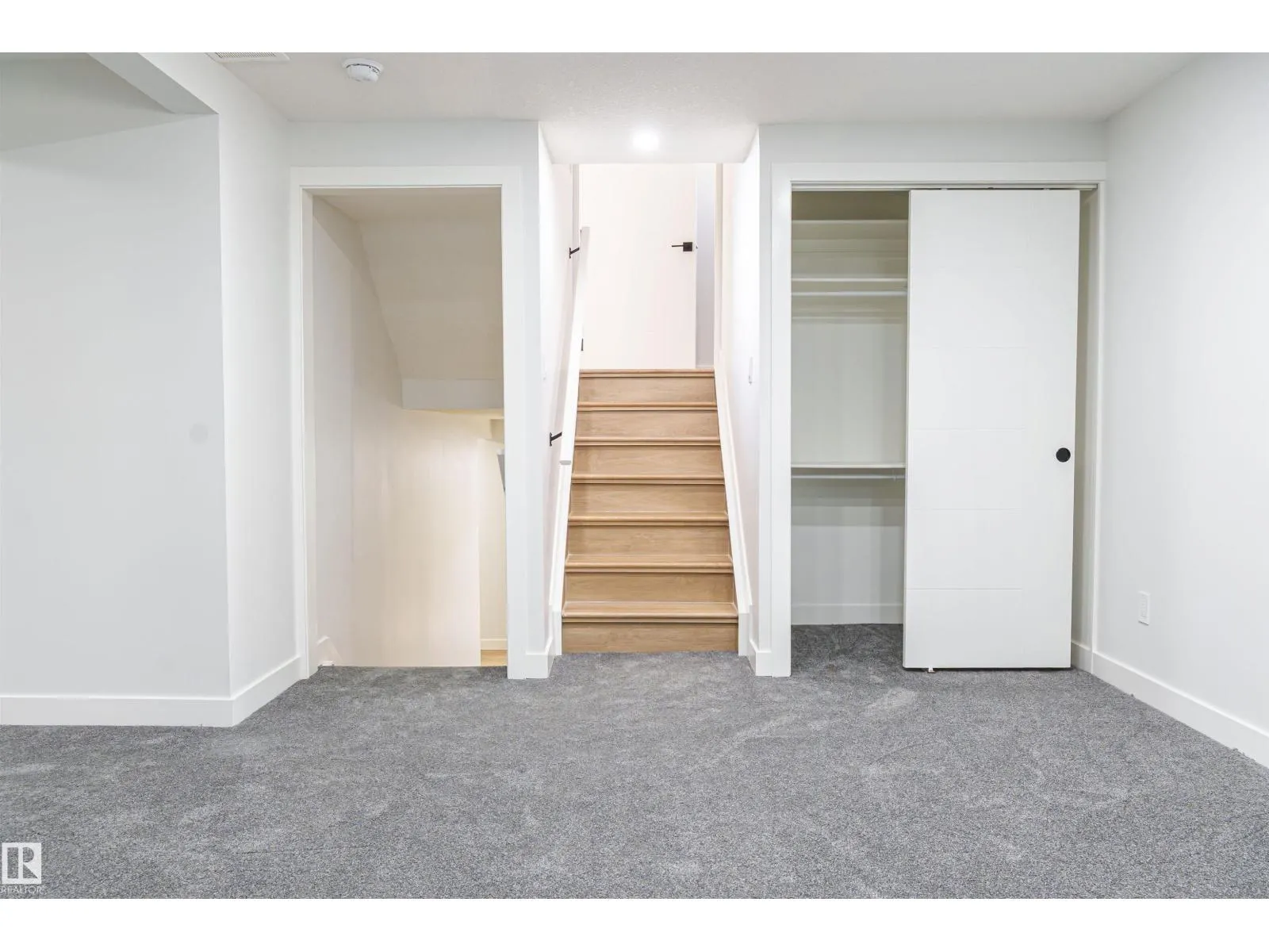 3710 41 AV NW