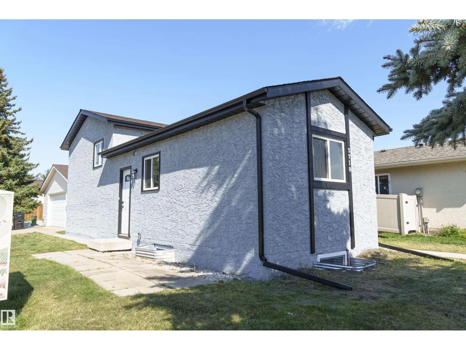 3710 41 AV NW