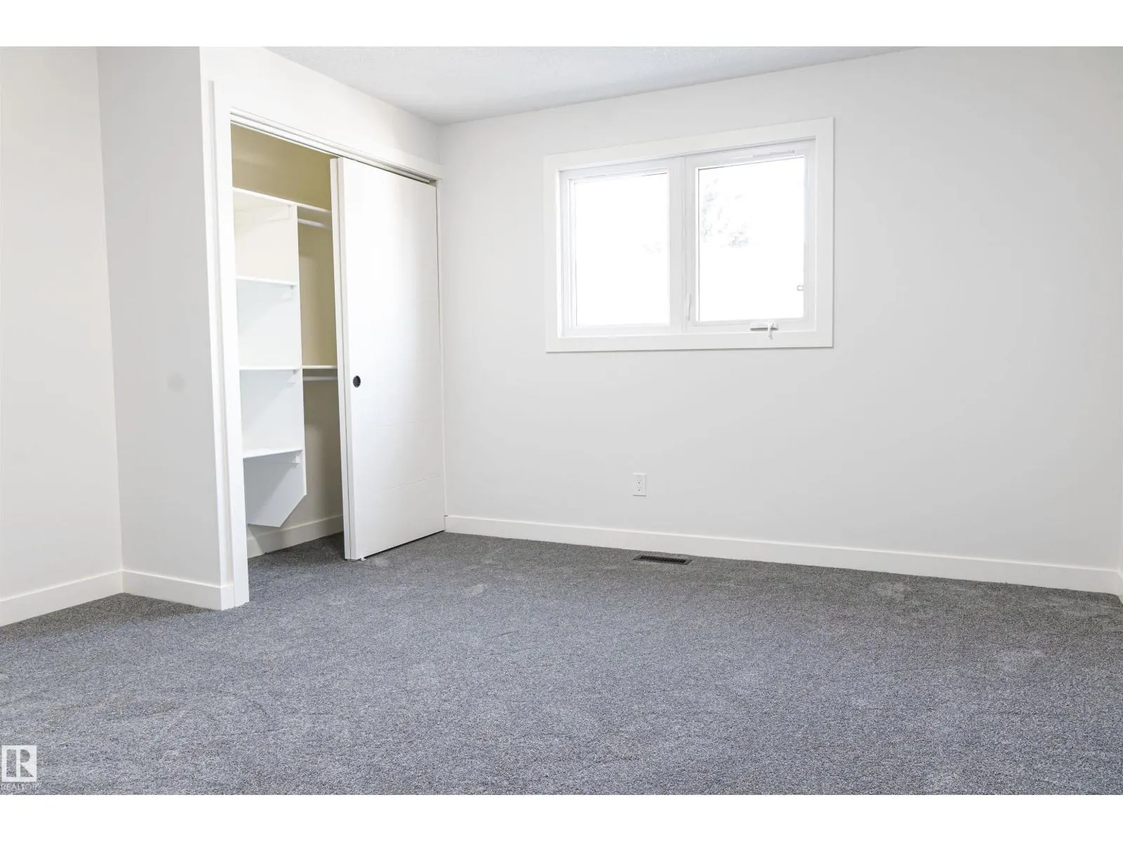 3710 41 AV NW