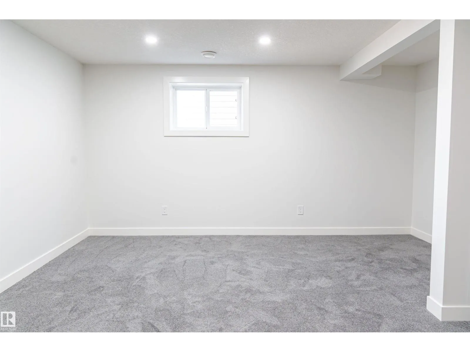 3710 41 AV NW