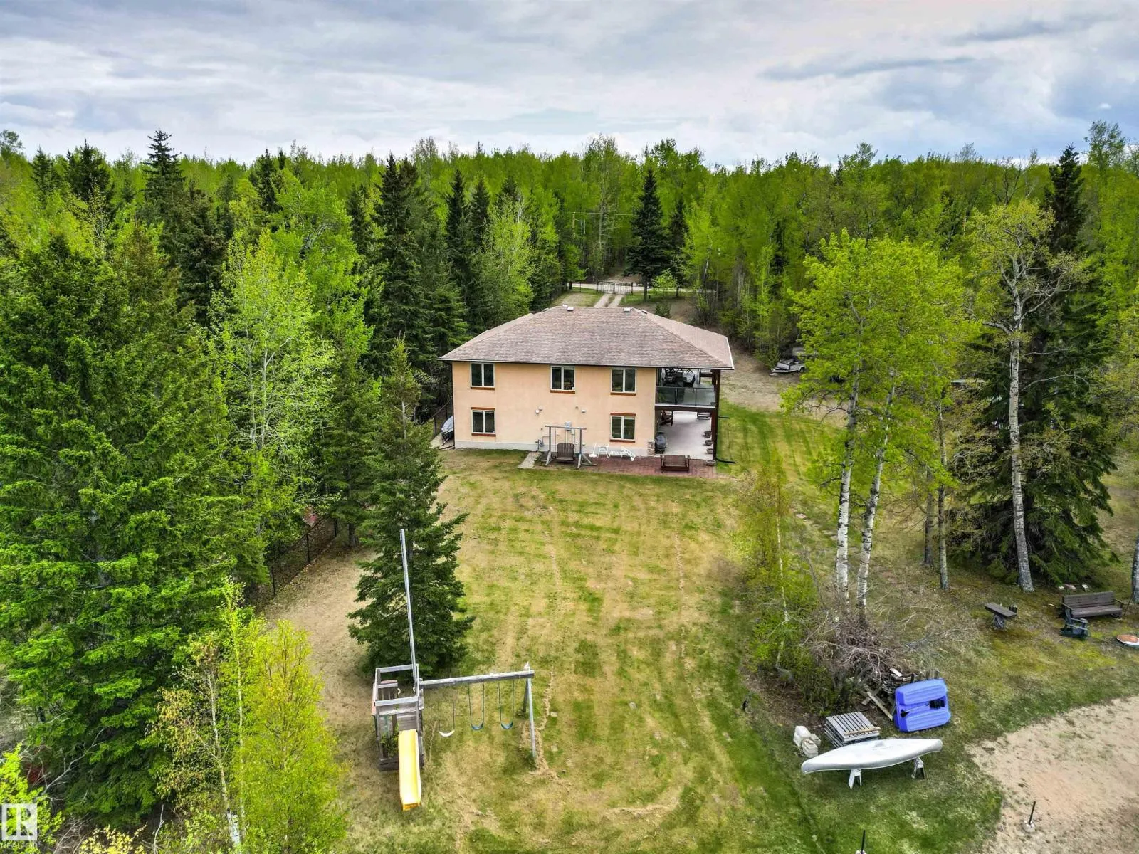 4 Sunshine Bay RD