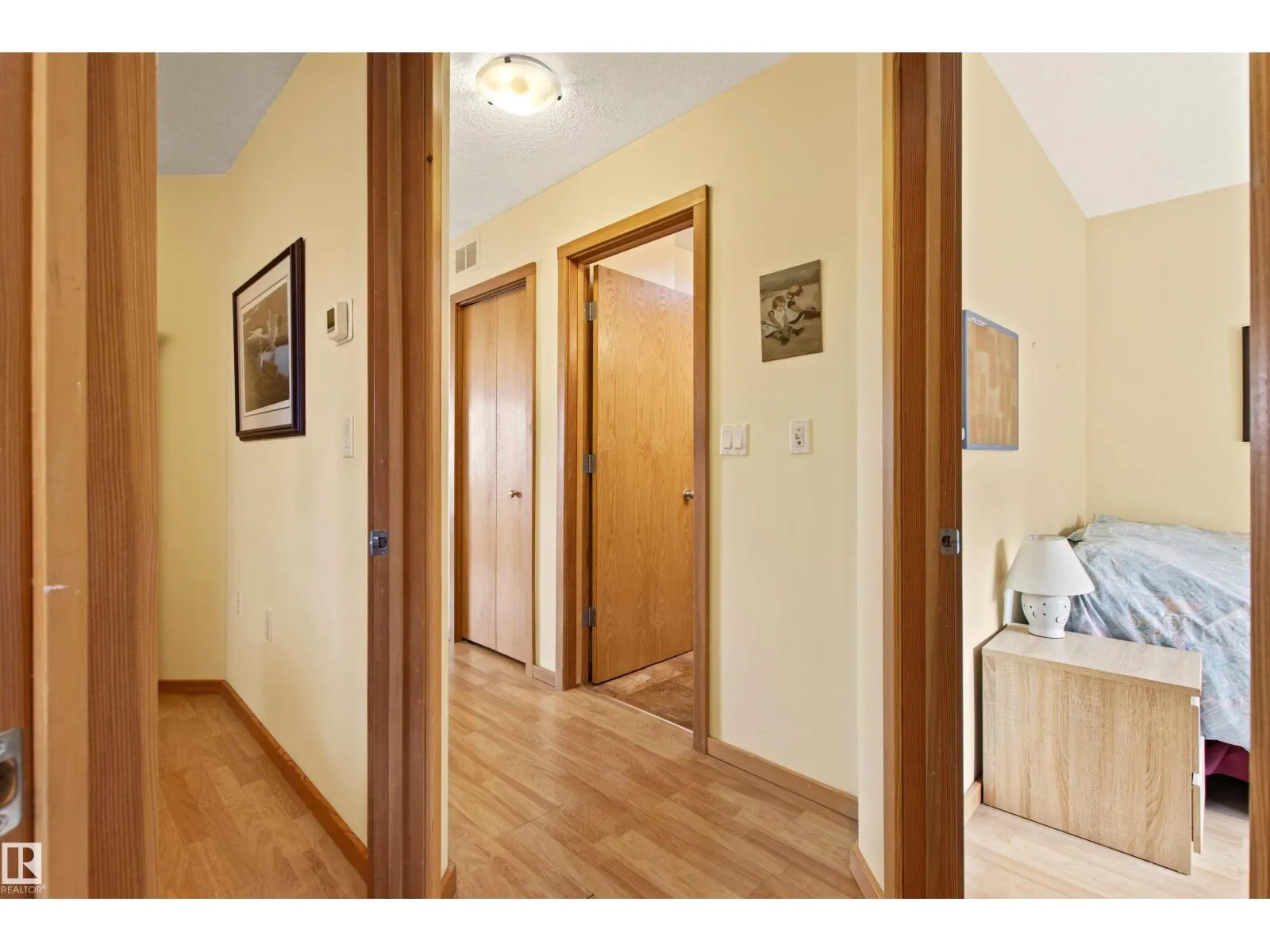 4 Sunshine Bay RD