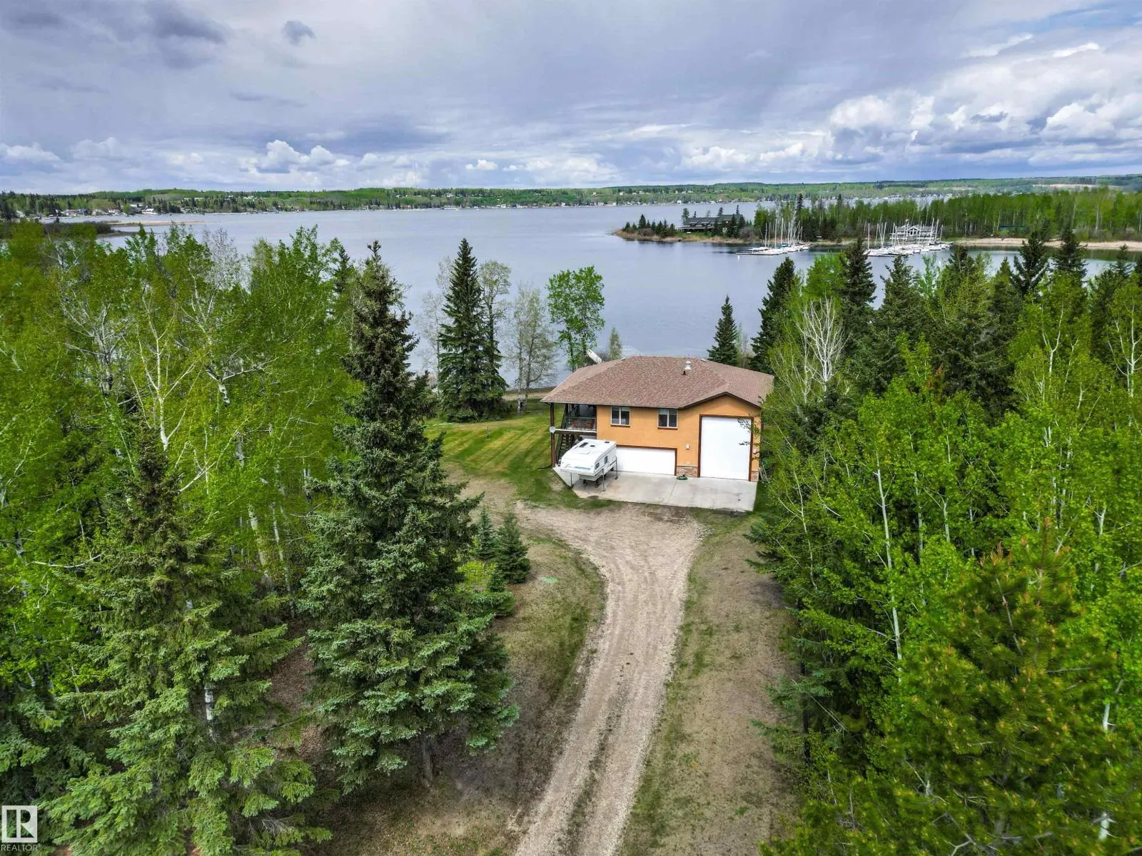 4 Sunshine Bay RD