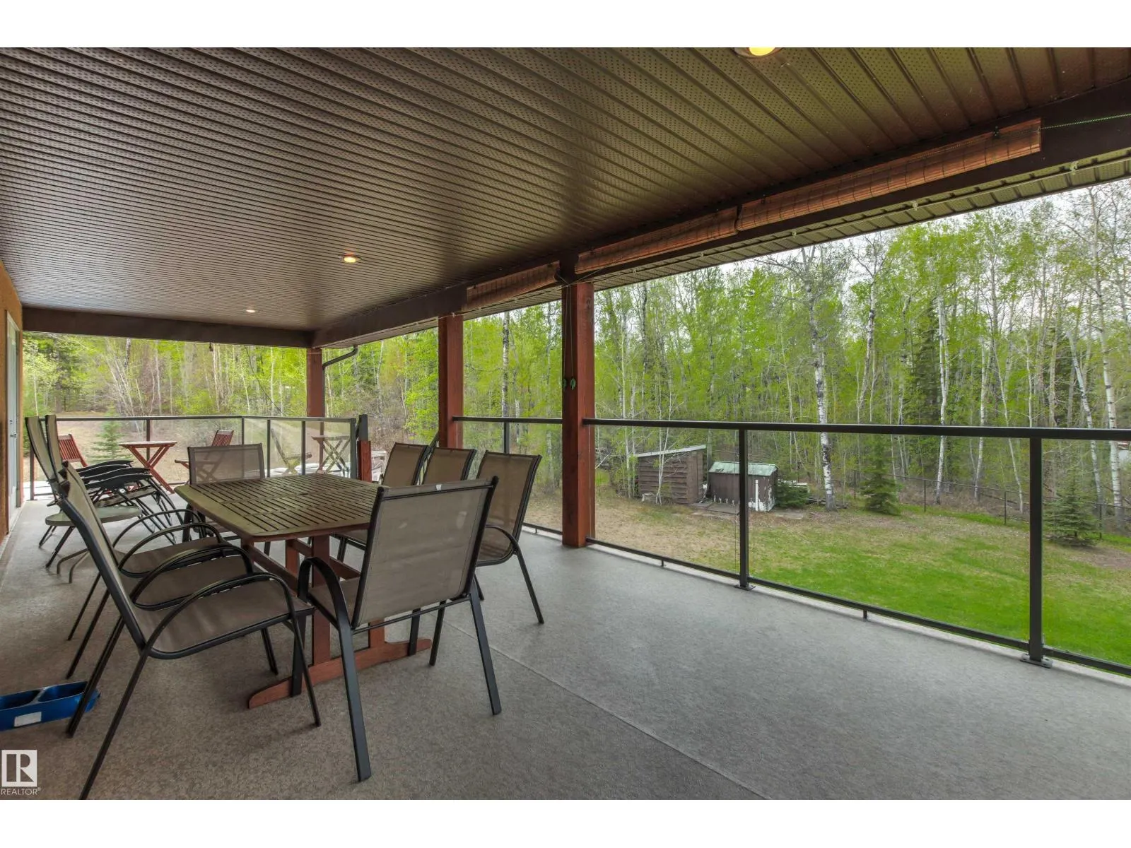 4 Sunshine Bay RD