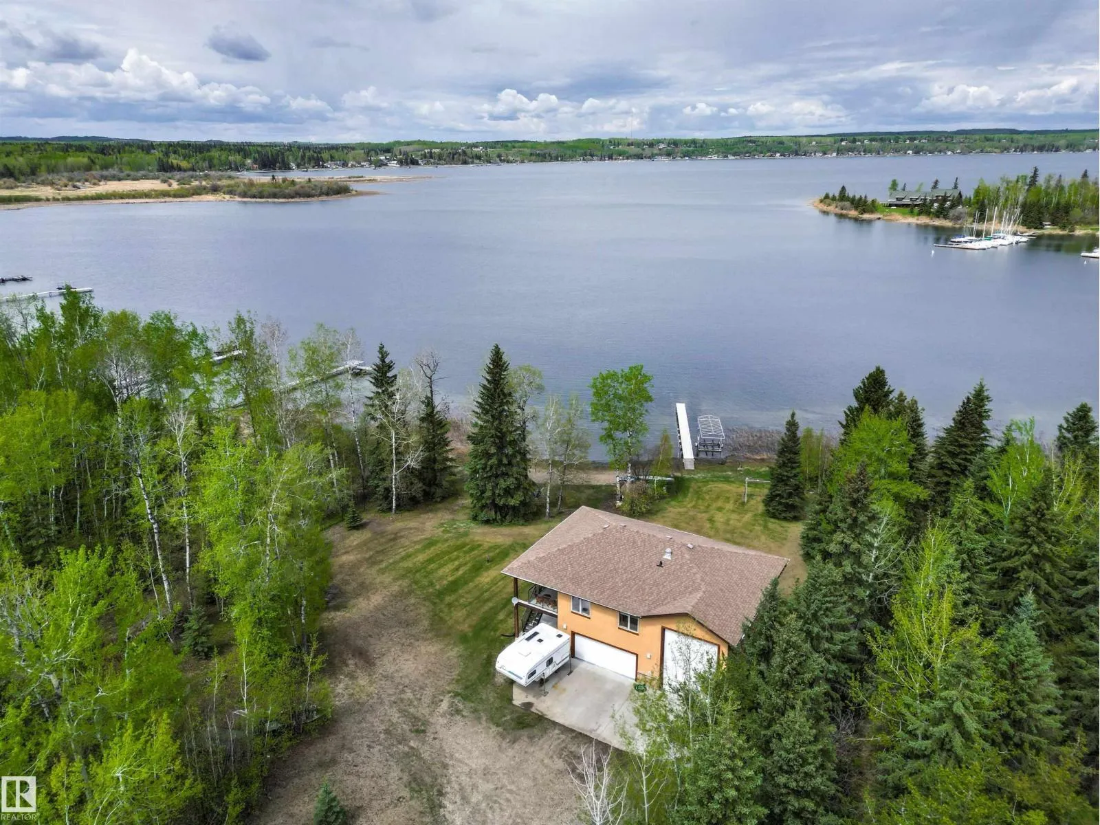 4 Sunshine Bay RD