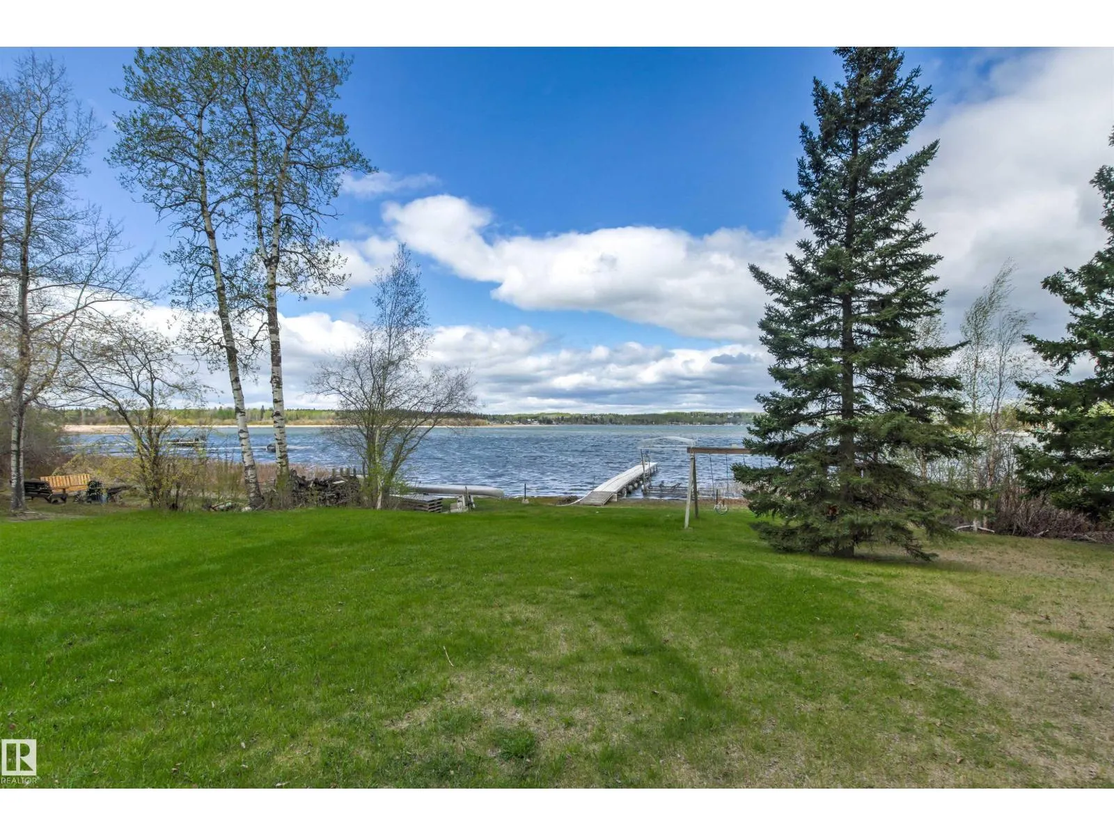 4 Sunshine Bay RD