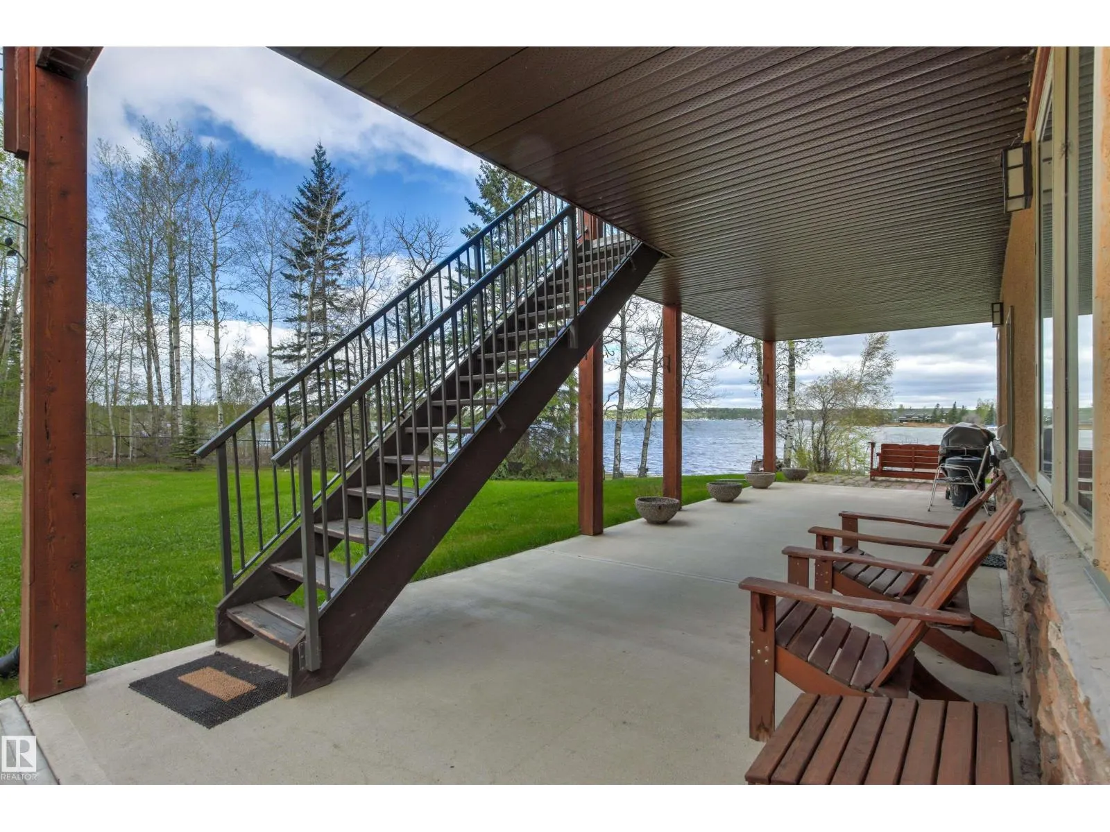 4 Sunshine Bay RD