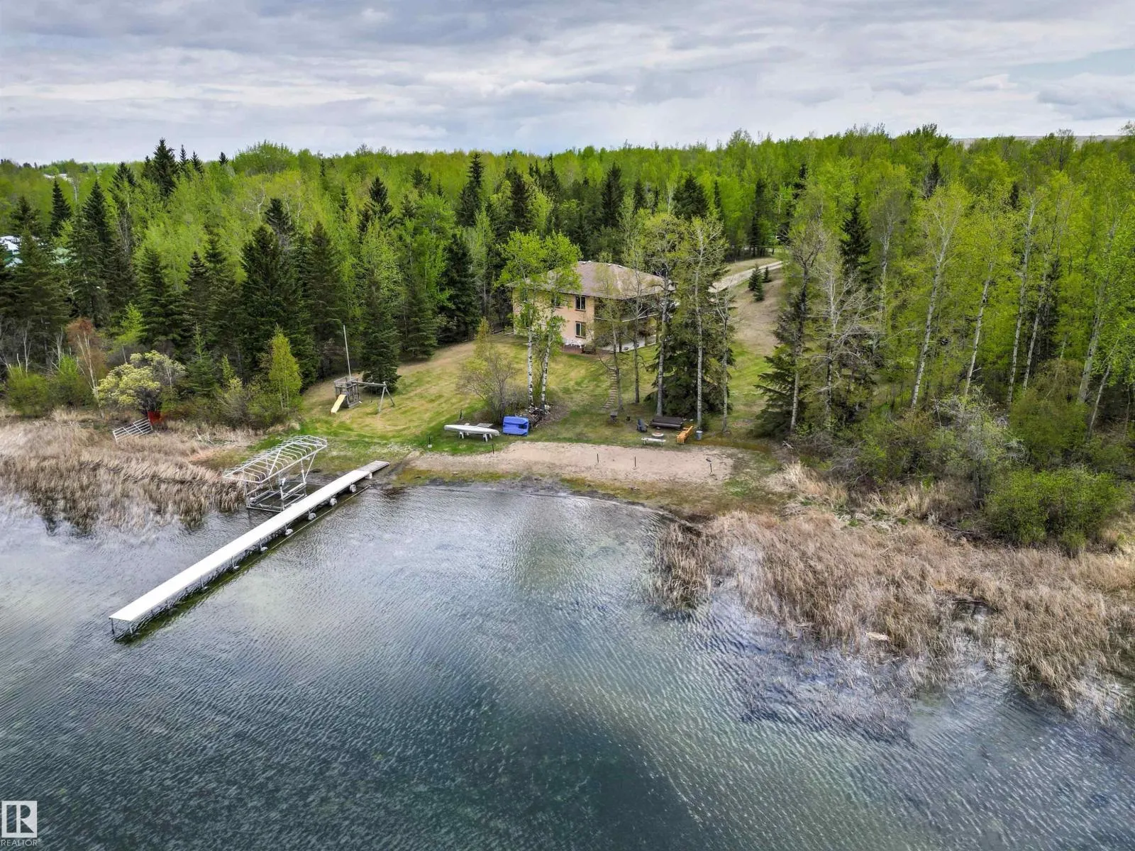 4 Sunshine Bay RD