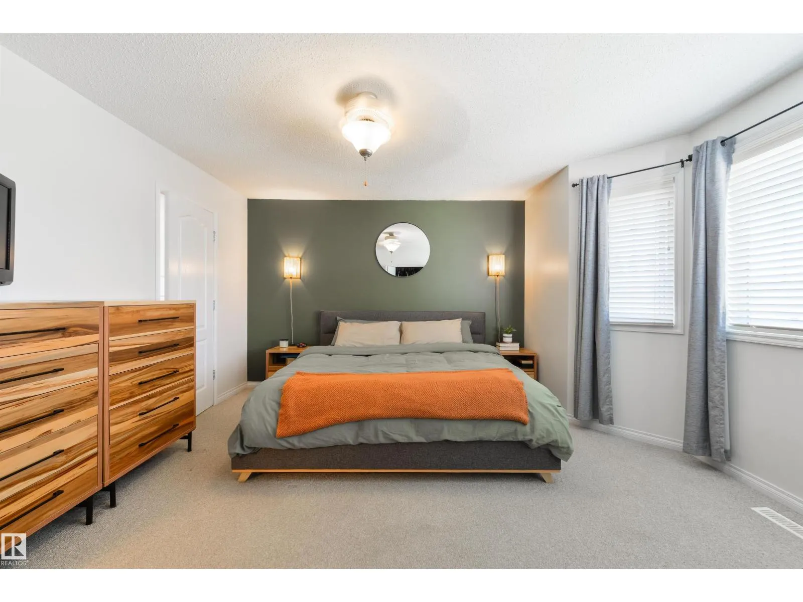 26 LEYLAND WY