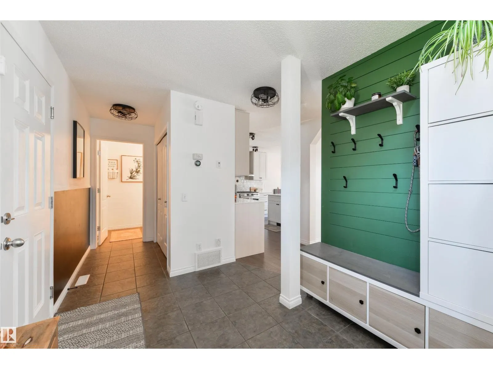 26 LEYLAND WY