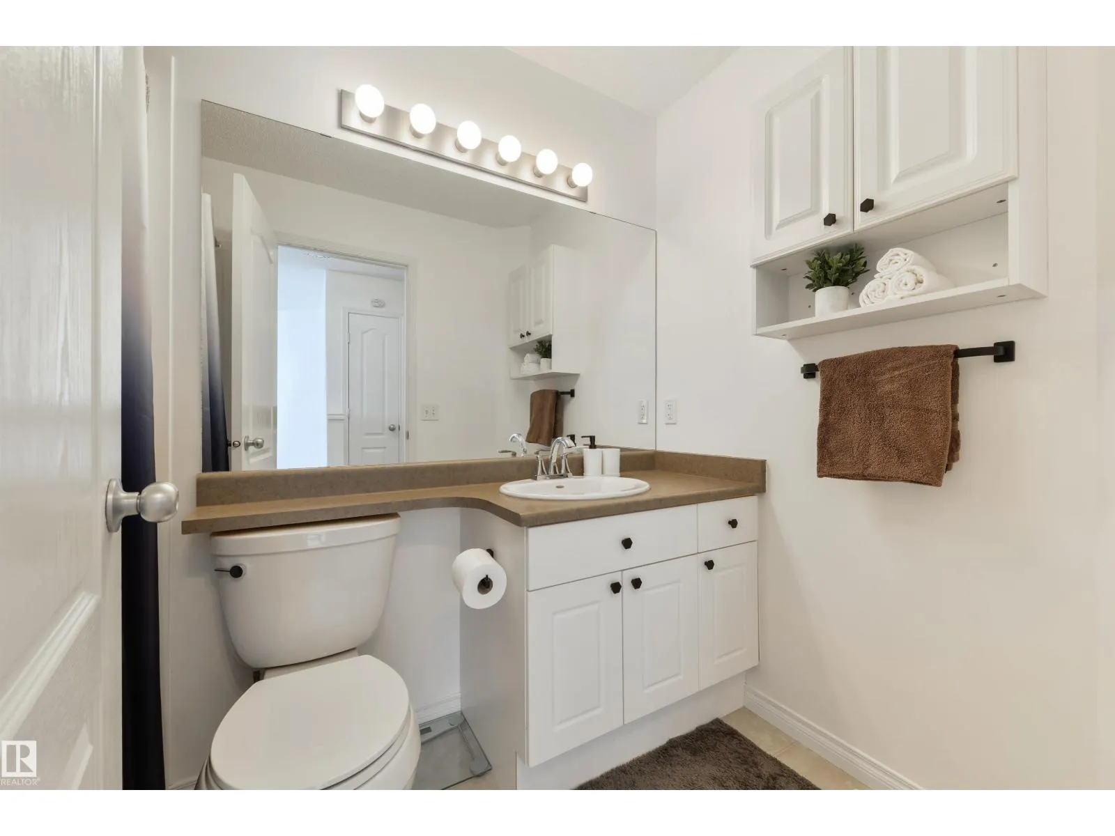 26 LEYLAND WY