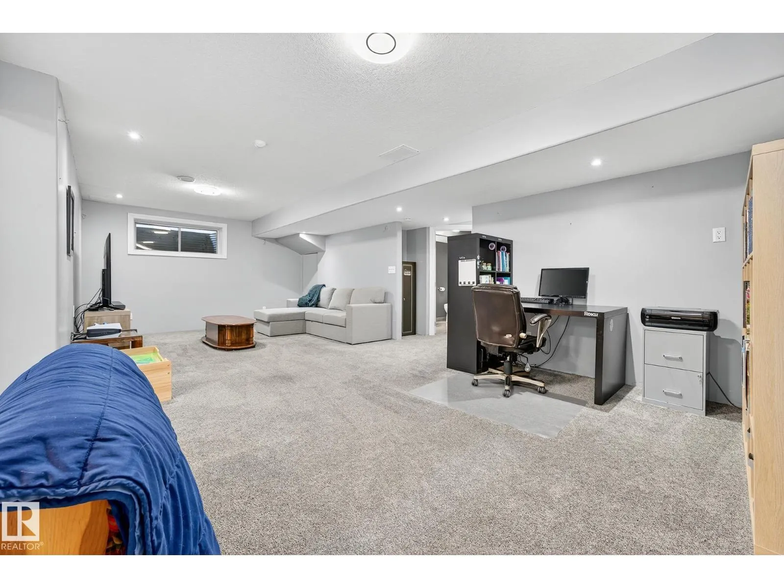 64 WILLOWBY CL