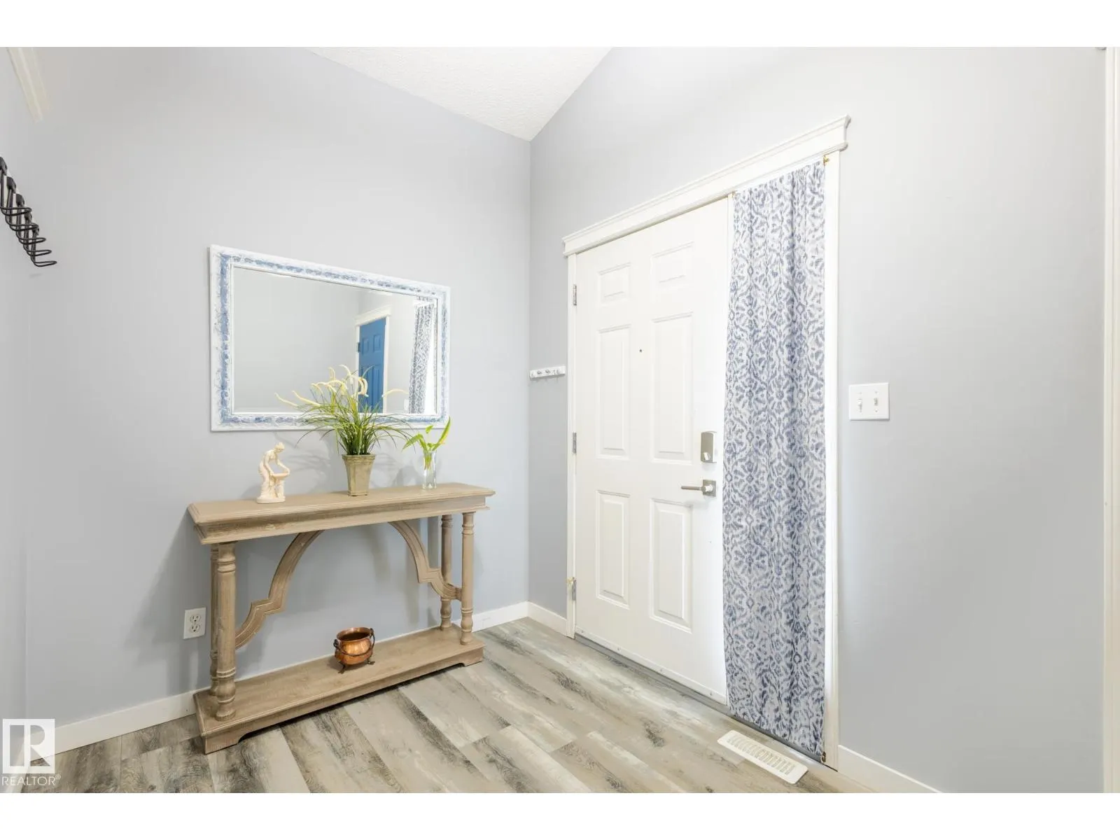 124 NEWCASTLE CR