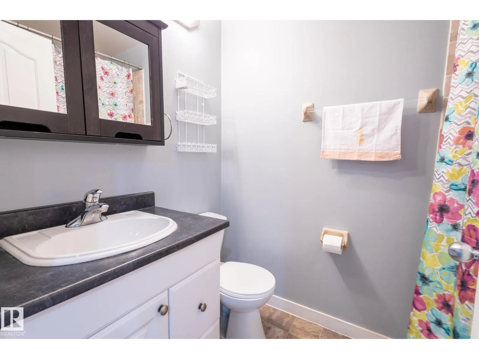 124 NEWCASTLE CR