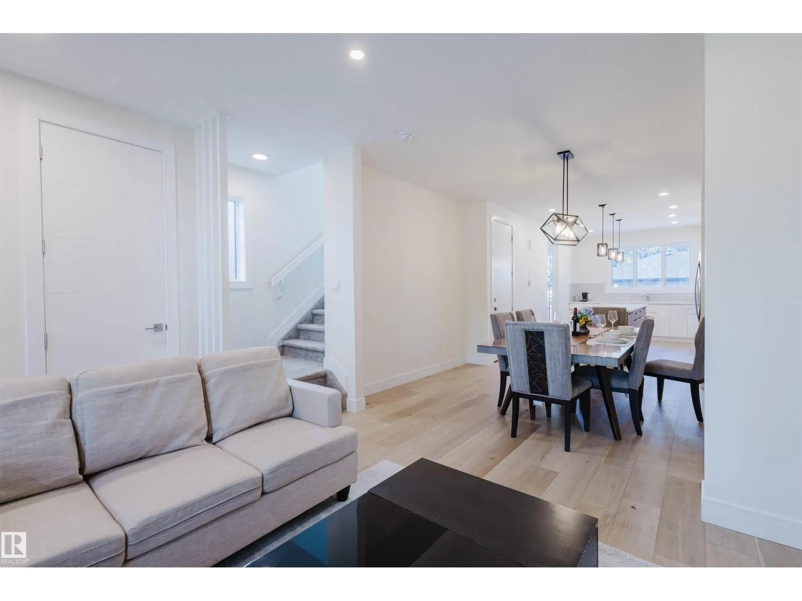 10824 66 AV NW