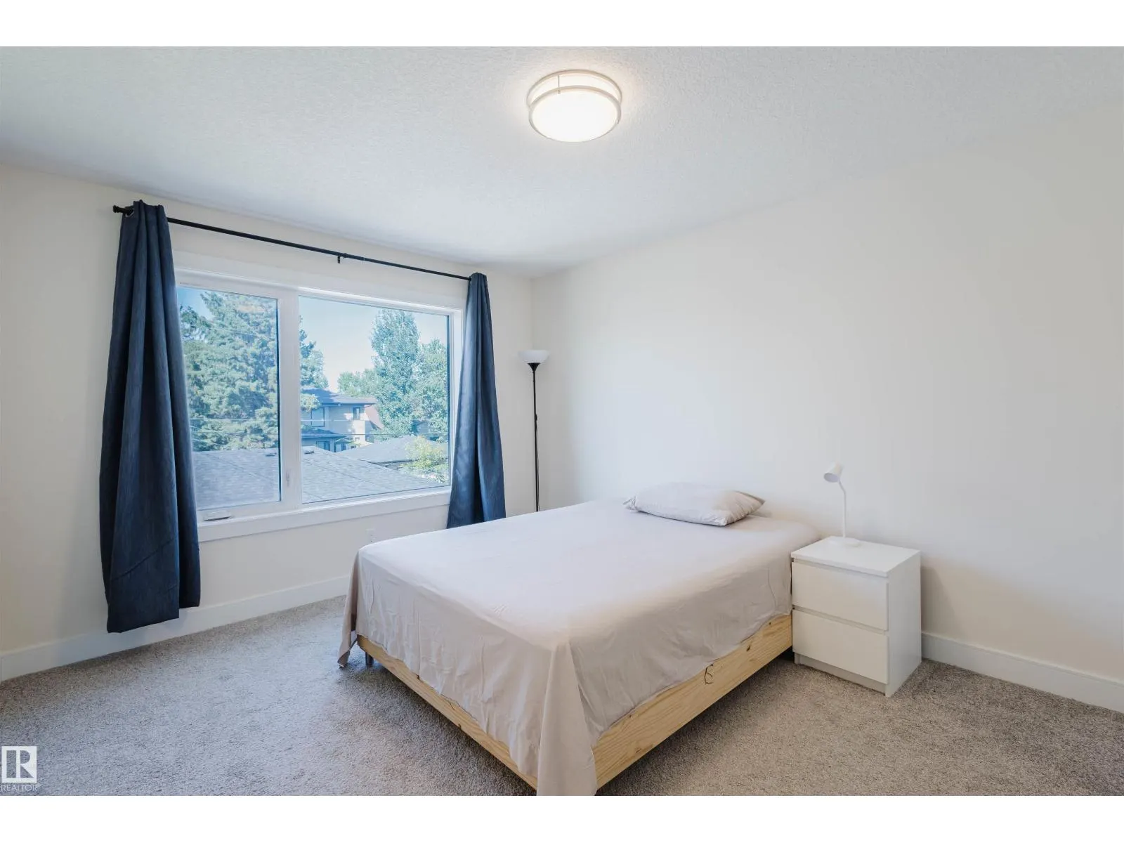10824 66 AV NW