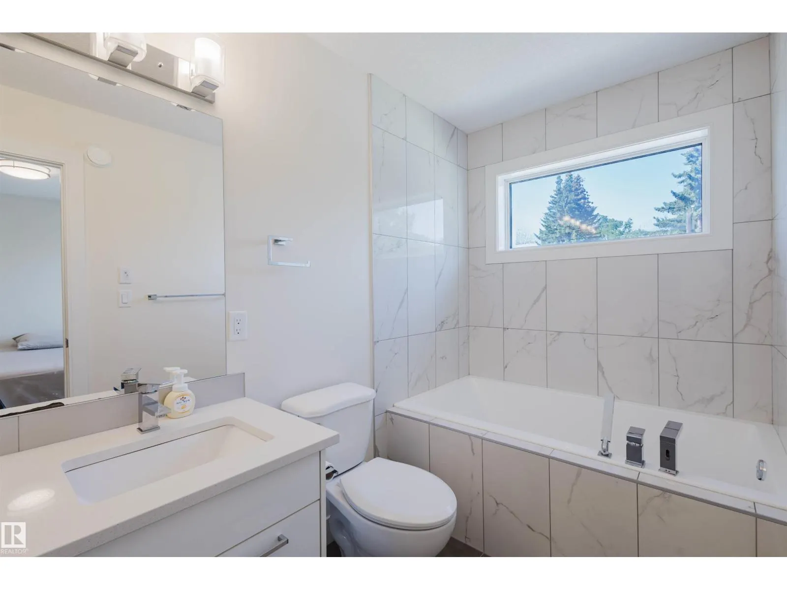 10824 66 AV NW