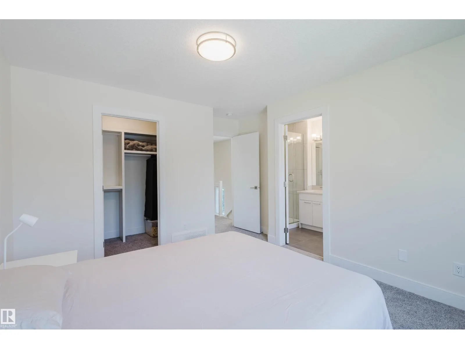 10824 66 AV NW