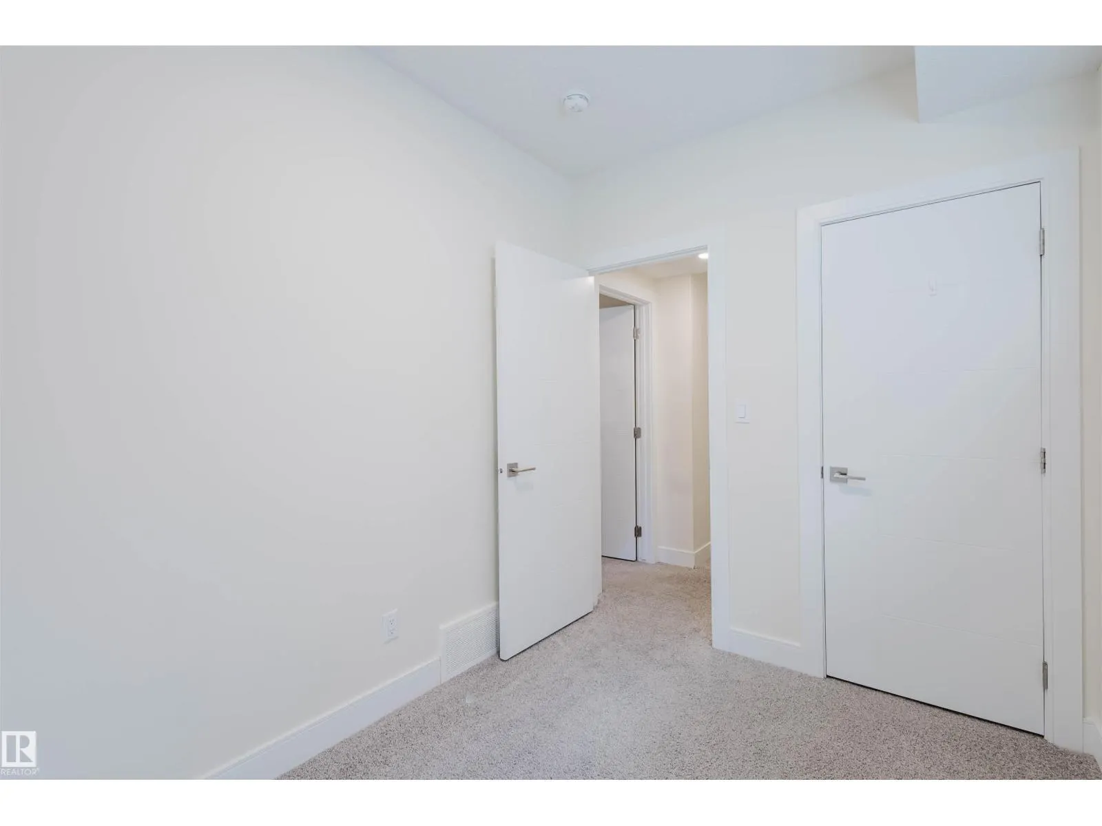 10824 66 AV NW