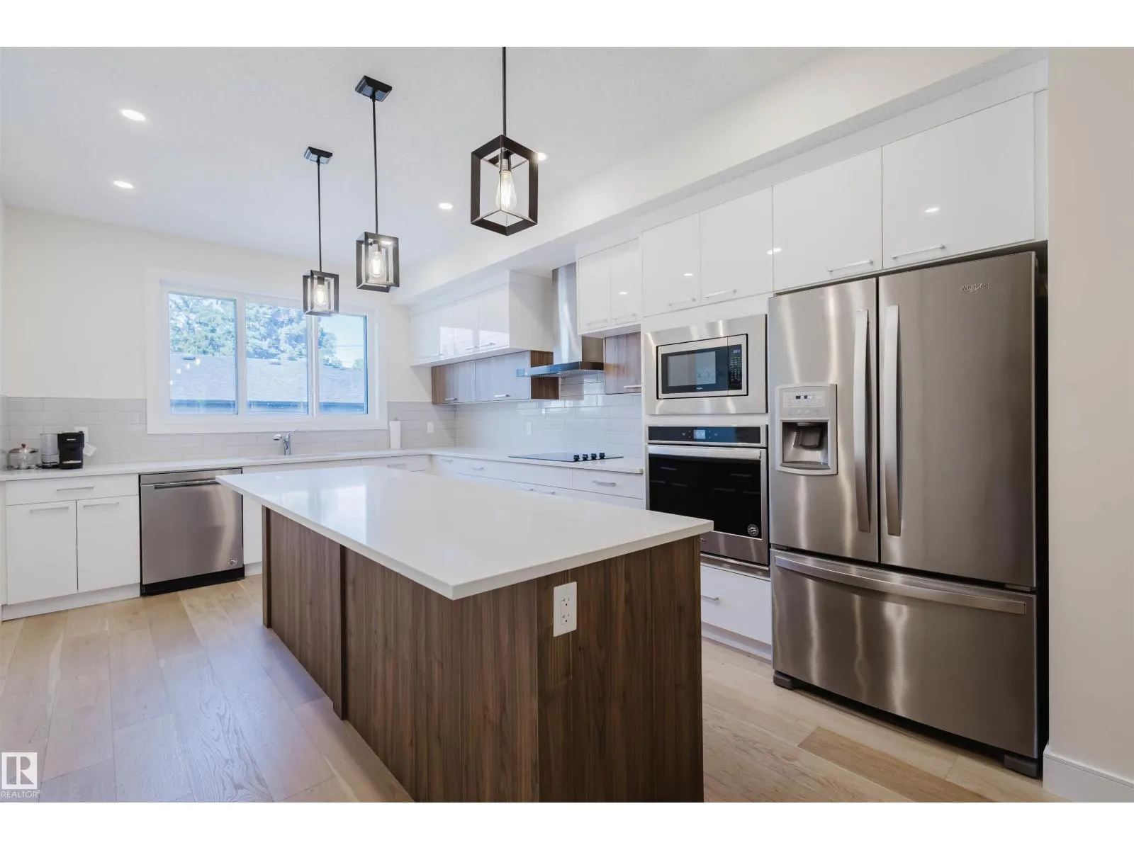 10824 66 AV NW