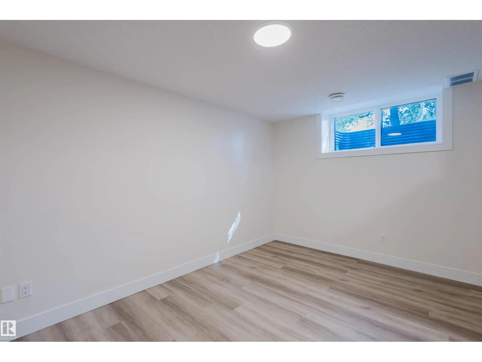 10824 66 AV NW
