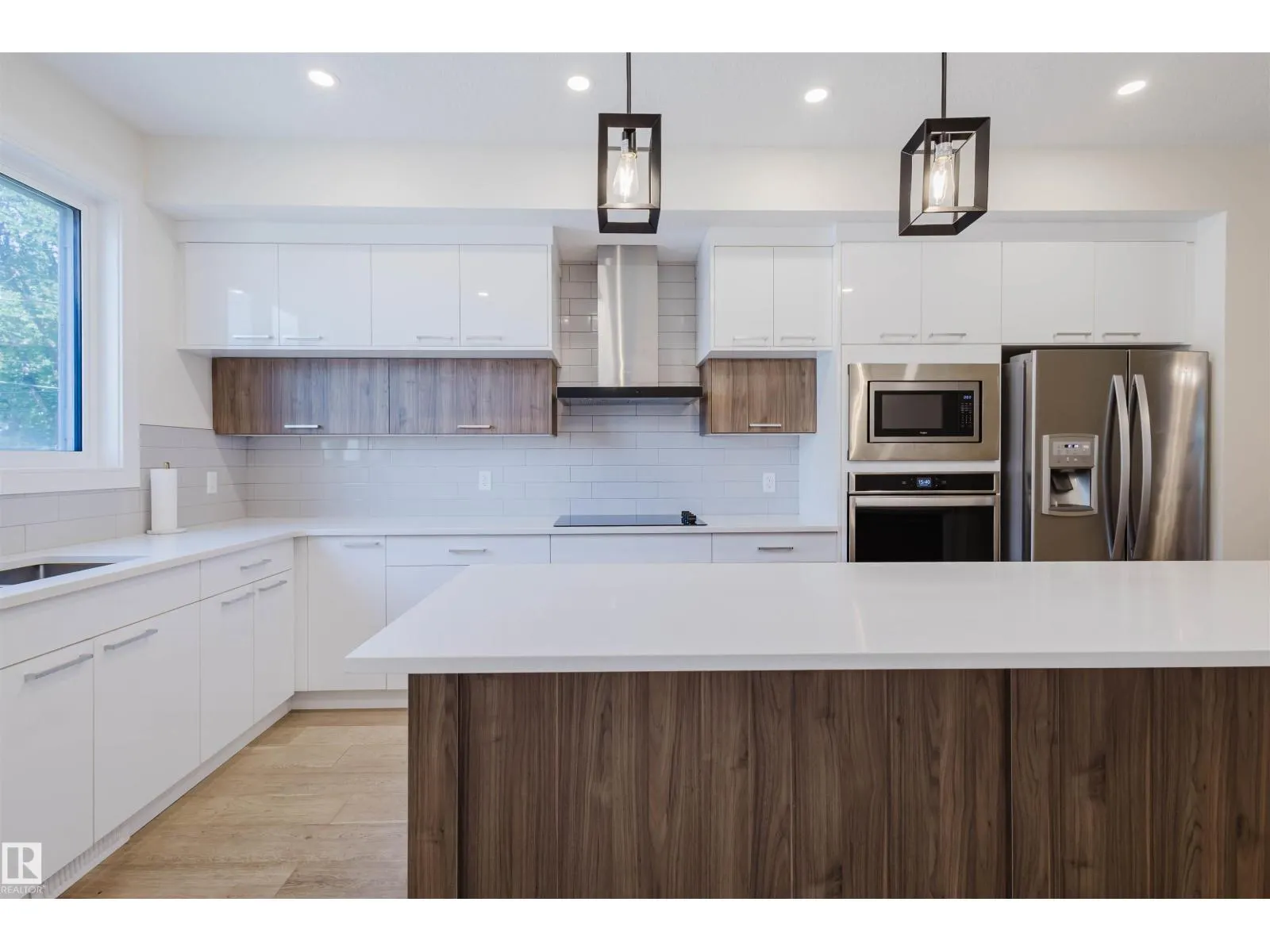 10824 66 AV NW