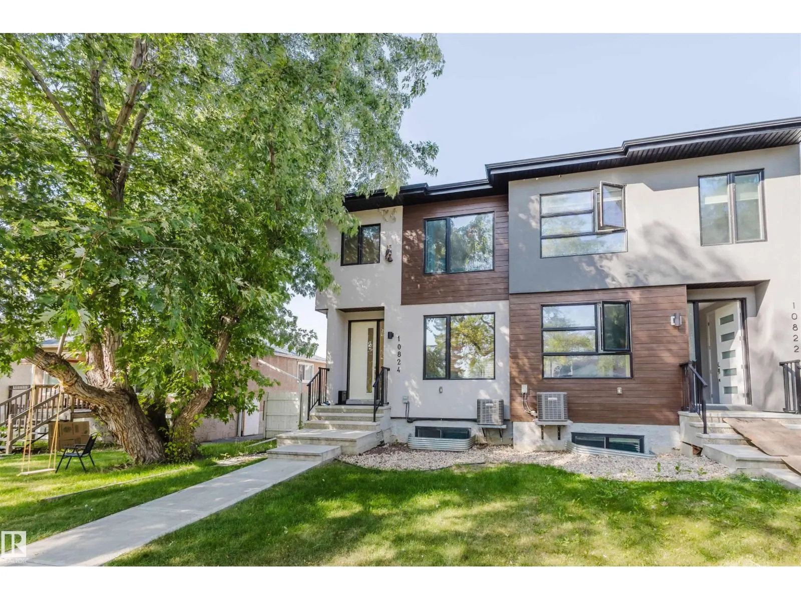 10824 66 AV NW