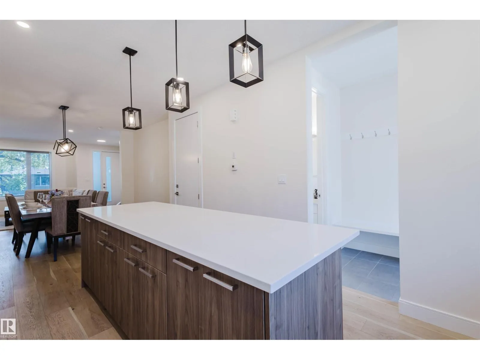 10824 66 AV NW