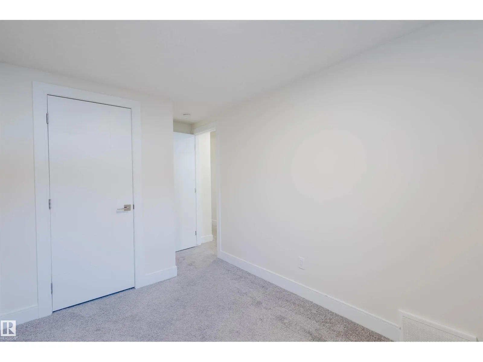 10824 66 AV NW