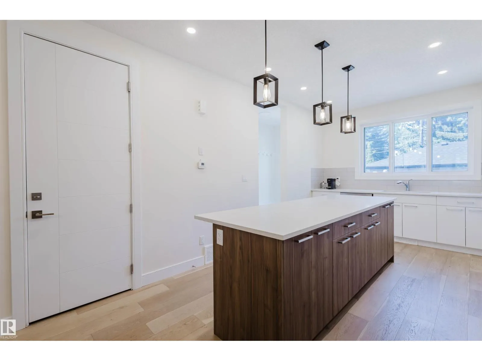 10824 66 AV NW
