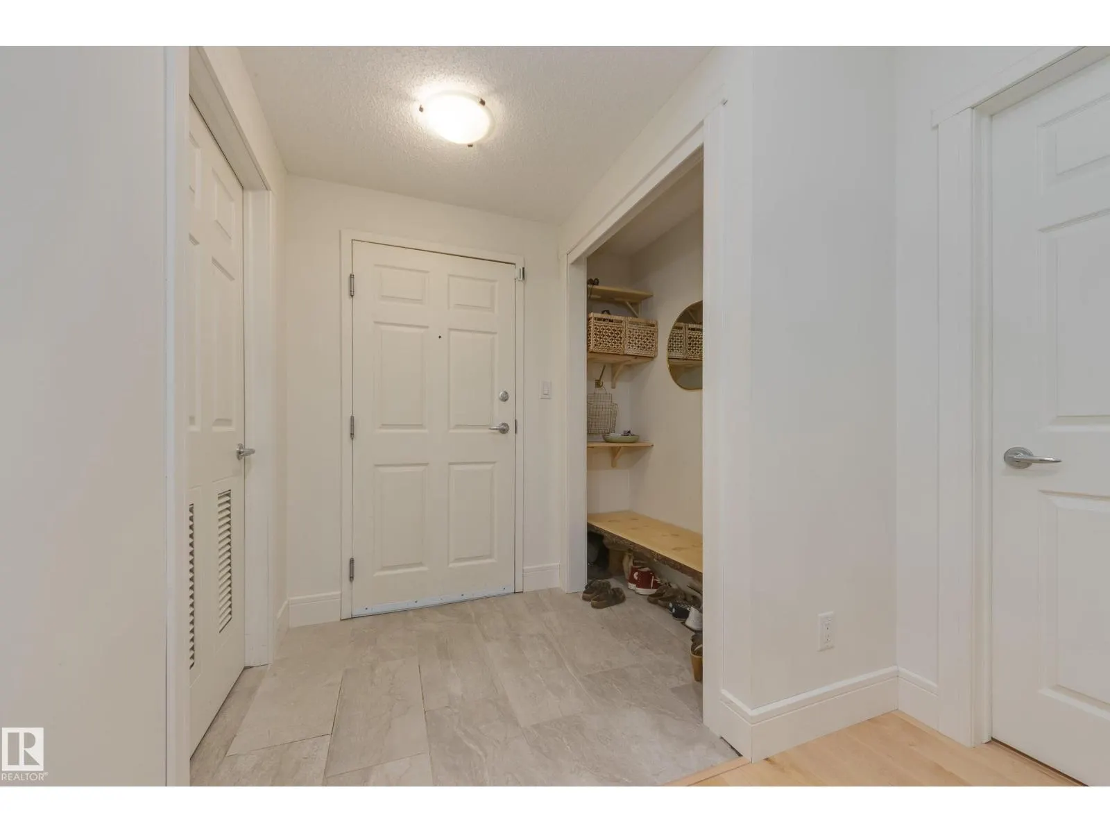 #102 9811 96A ST NW