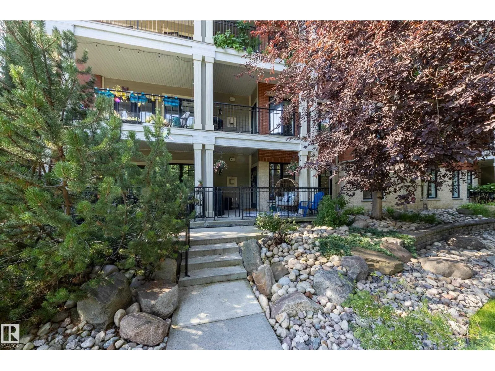 #102 9811 96A ST NW