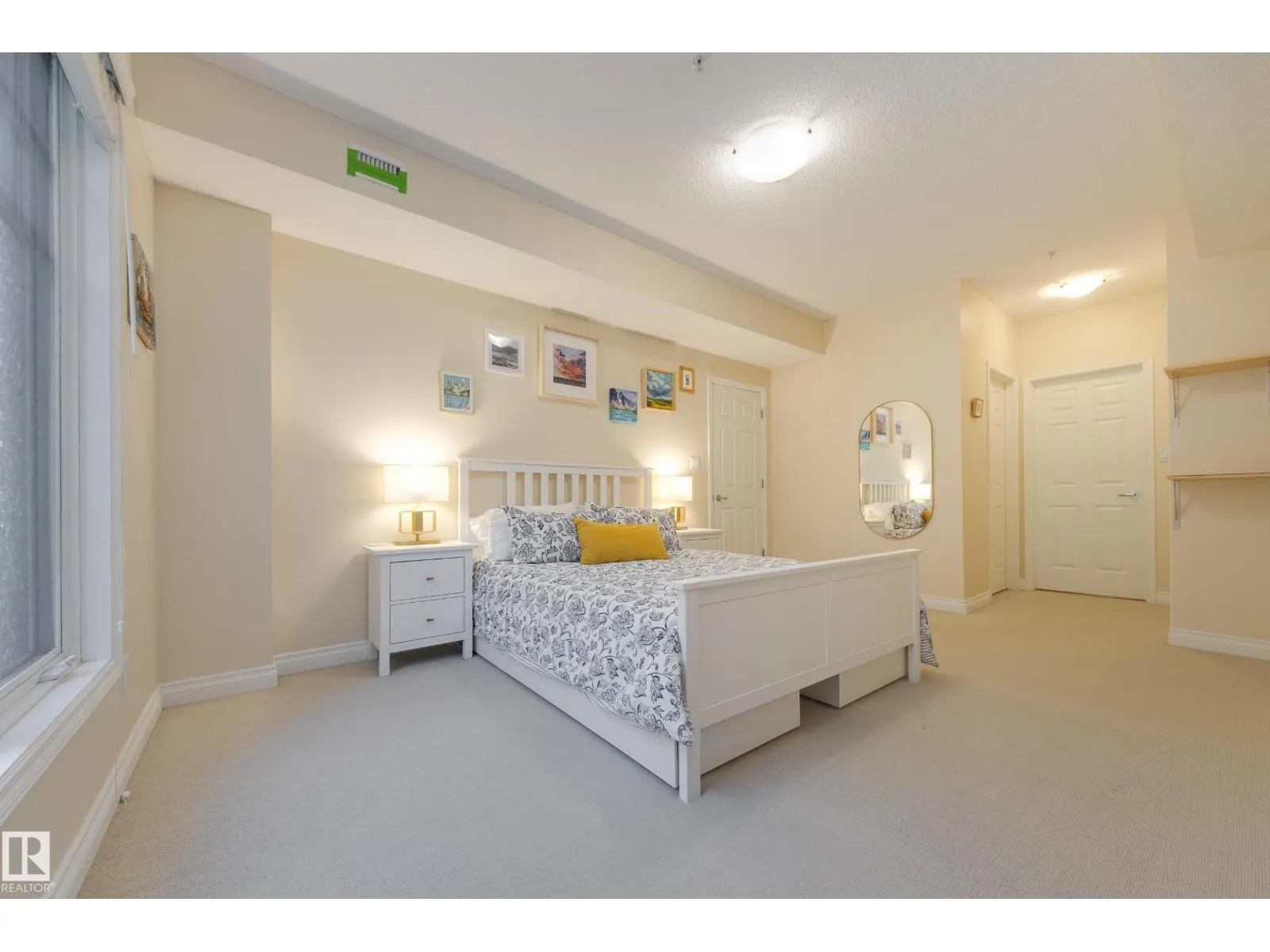 #102 9811 96A ST NW