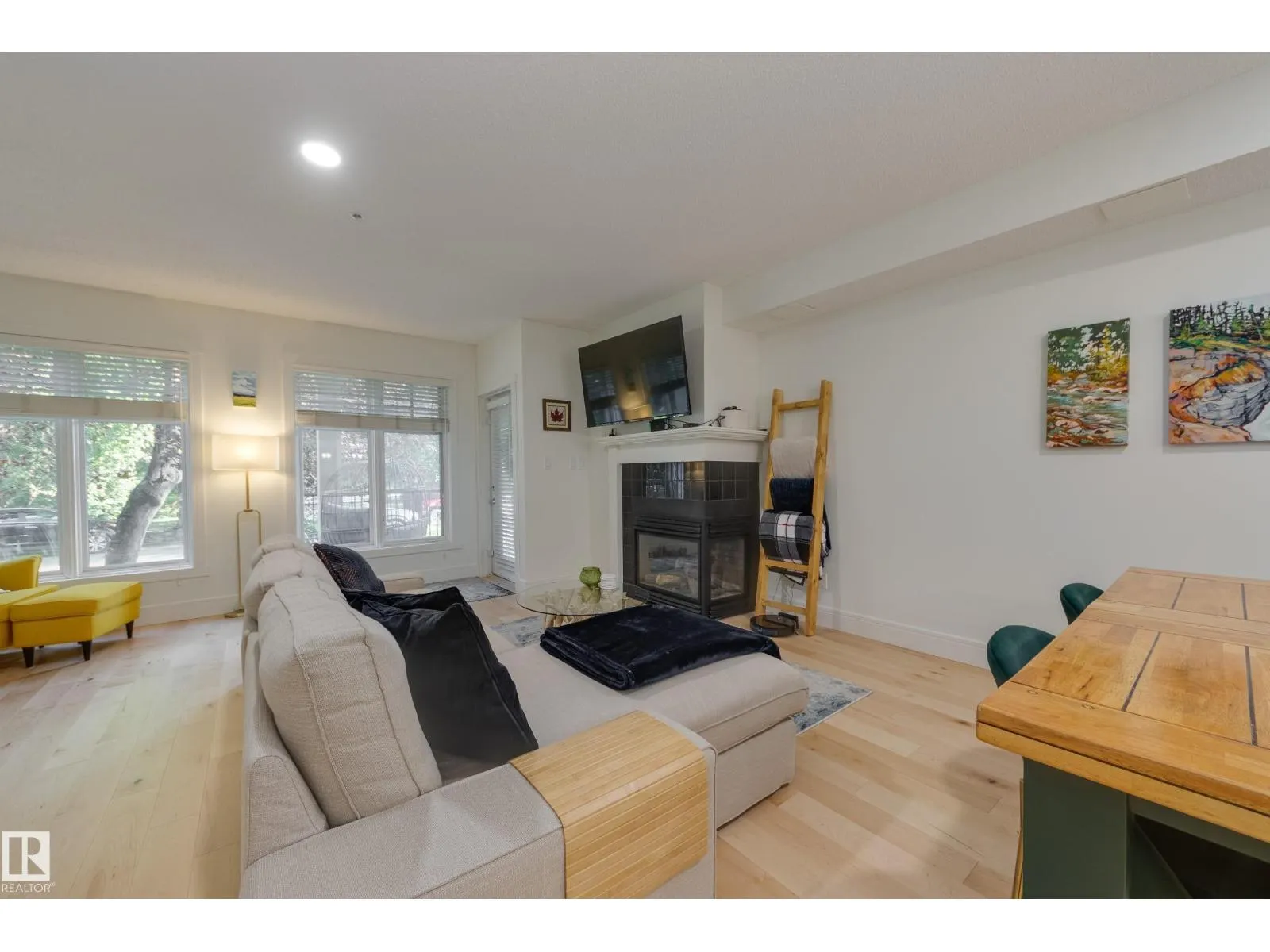 #102 9811 96A ST NW
