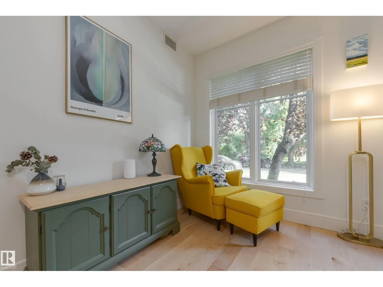 #102 9811 96A ST NW