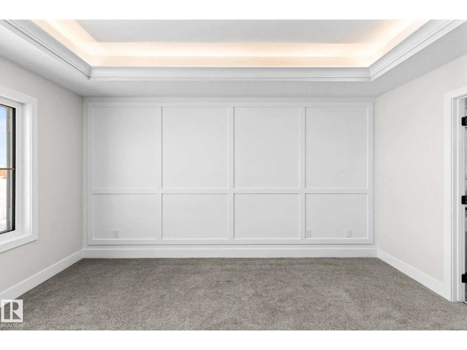 8512 181 AV NW