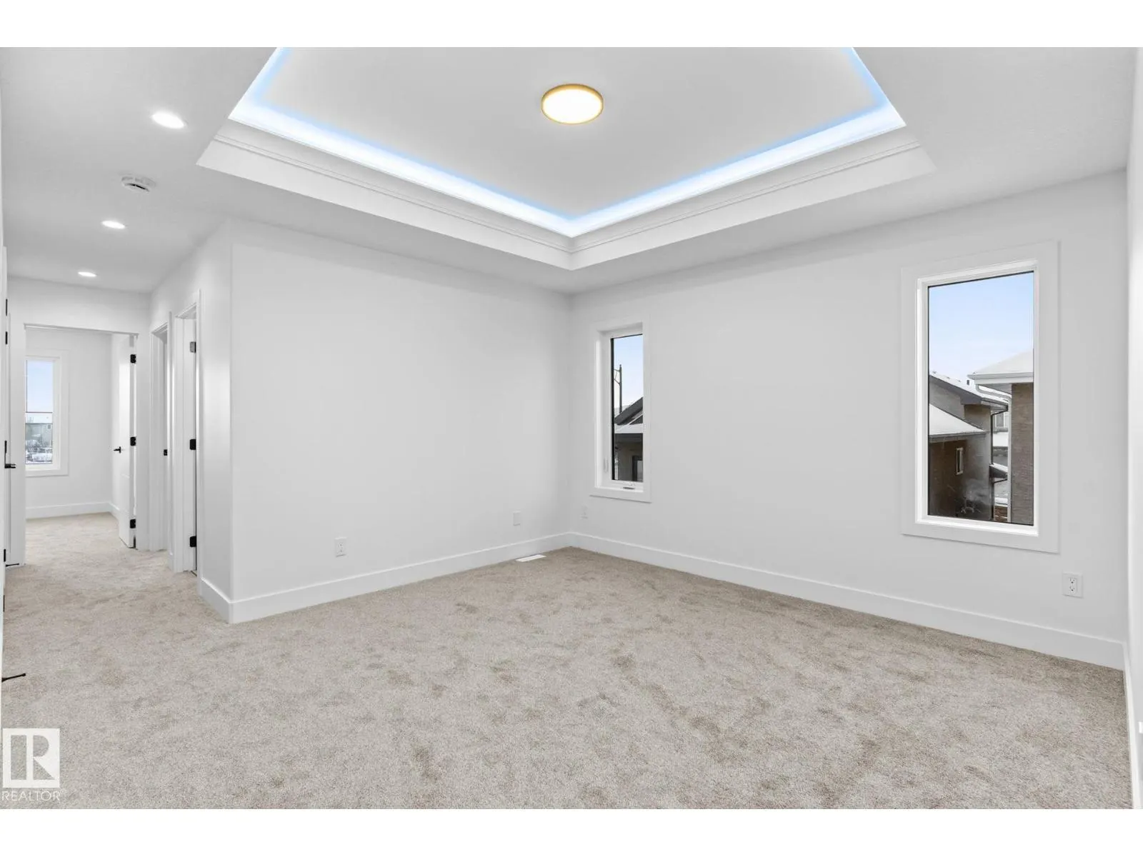 8512 181 AV NW