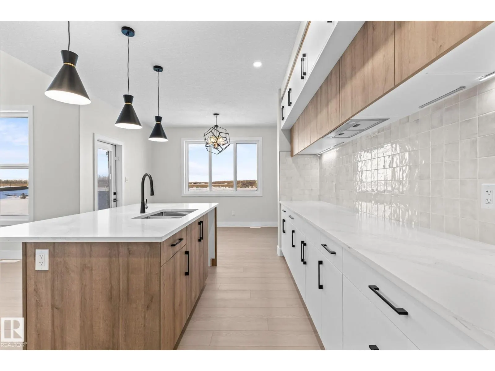 8512 181 AV NW