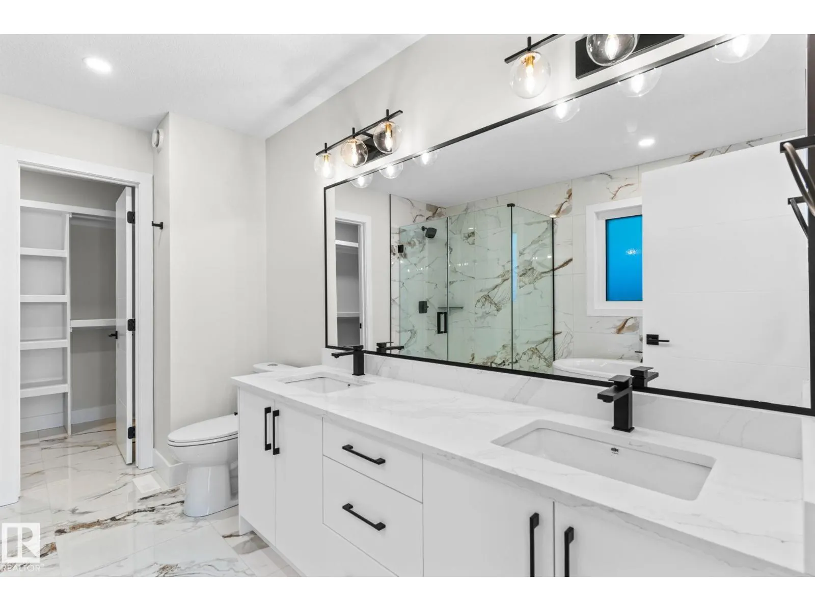 8512 181 AV NW