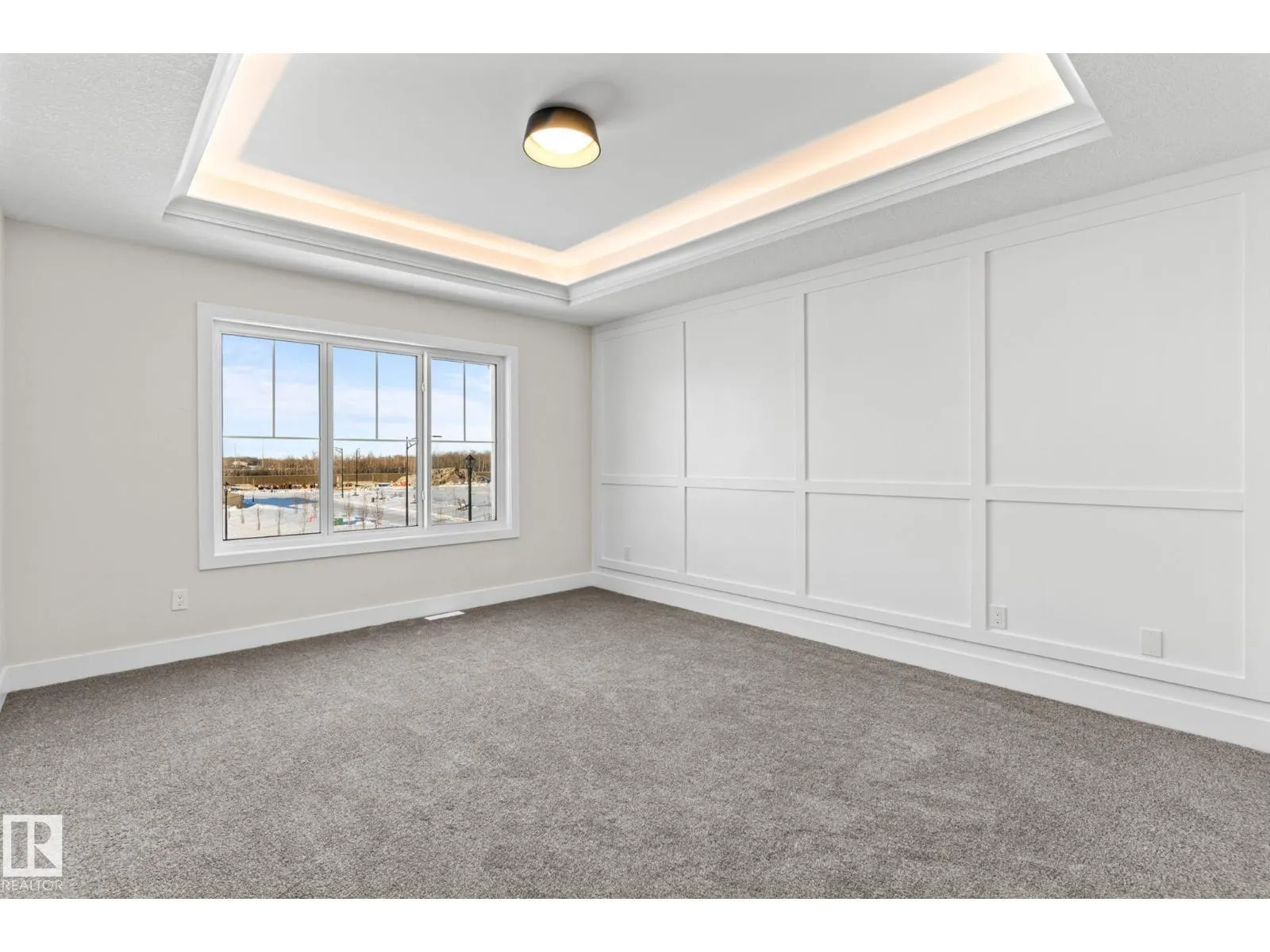 8512 181 AV NW