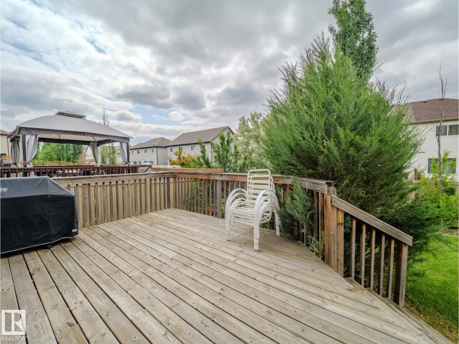 1626 63A ST SW