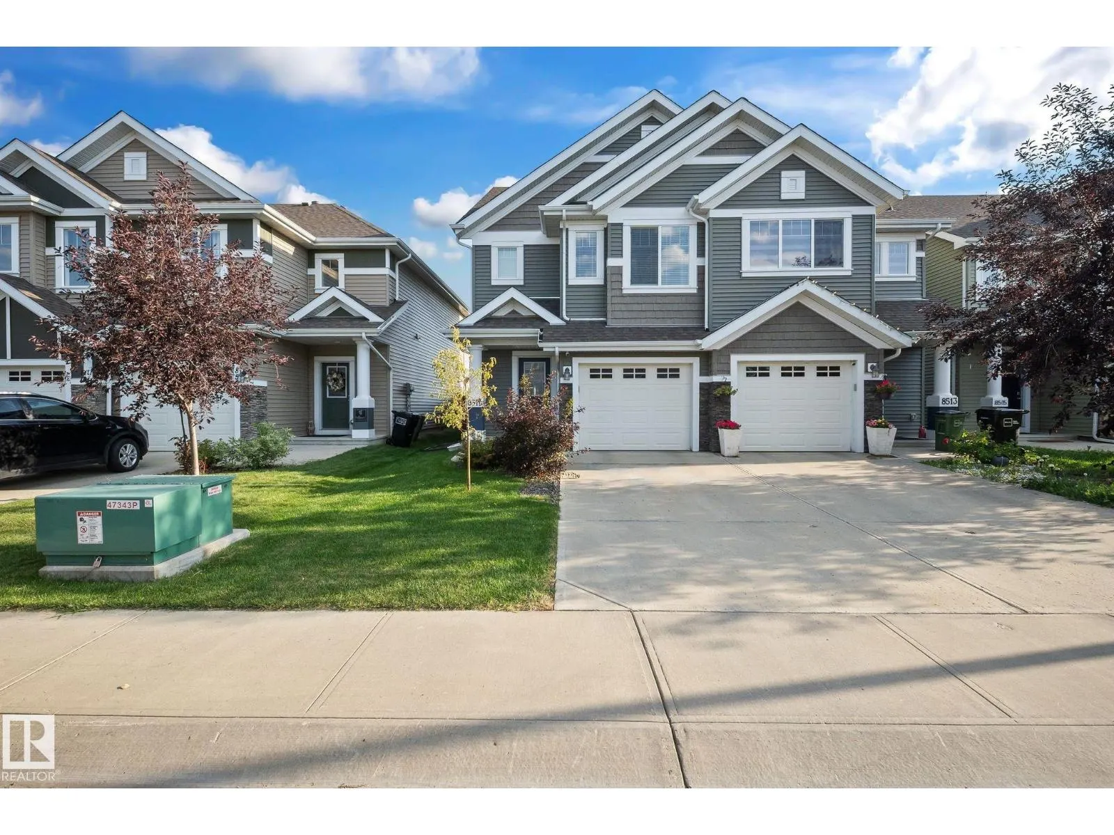 8511 24 Ave SW
