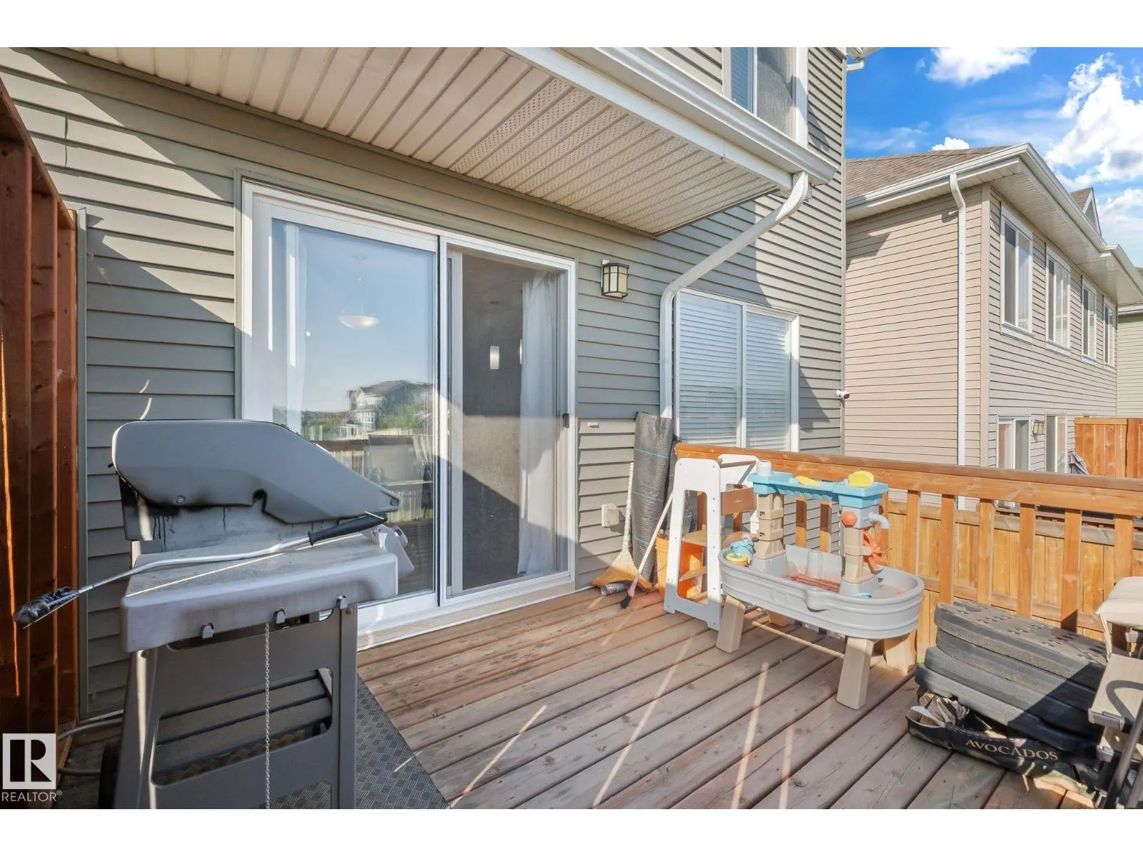 8511 24 Ave SW