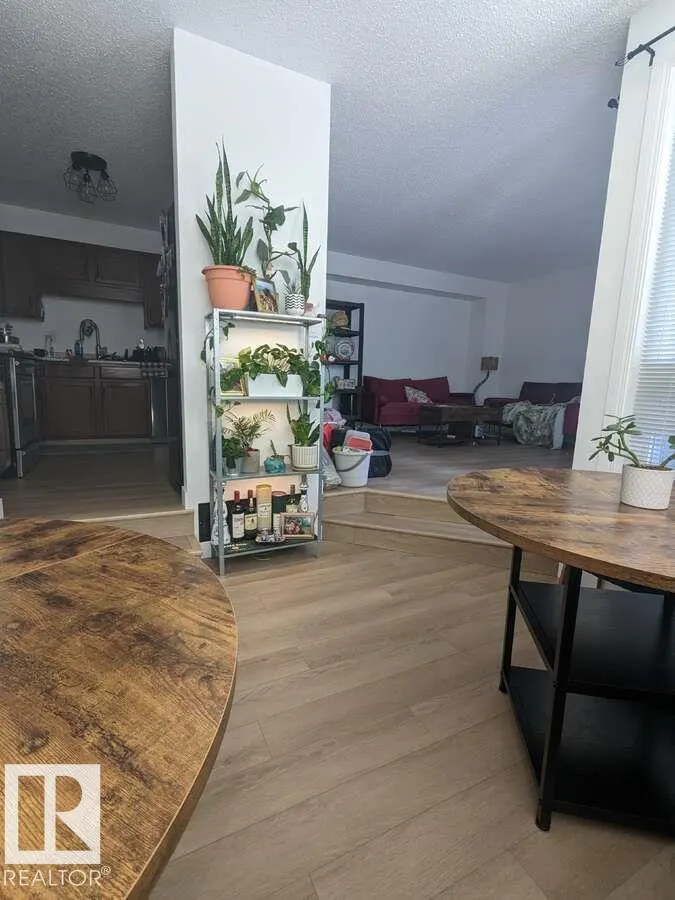2419 142 AV NW