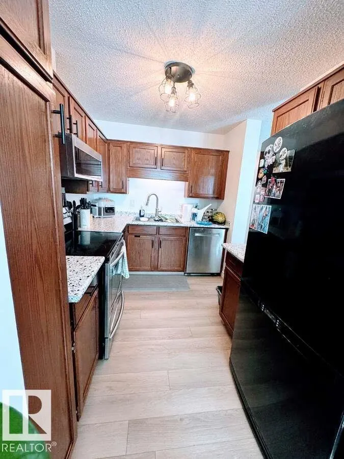 2419 142 AV NW