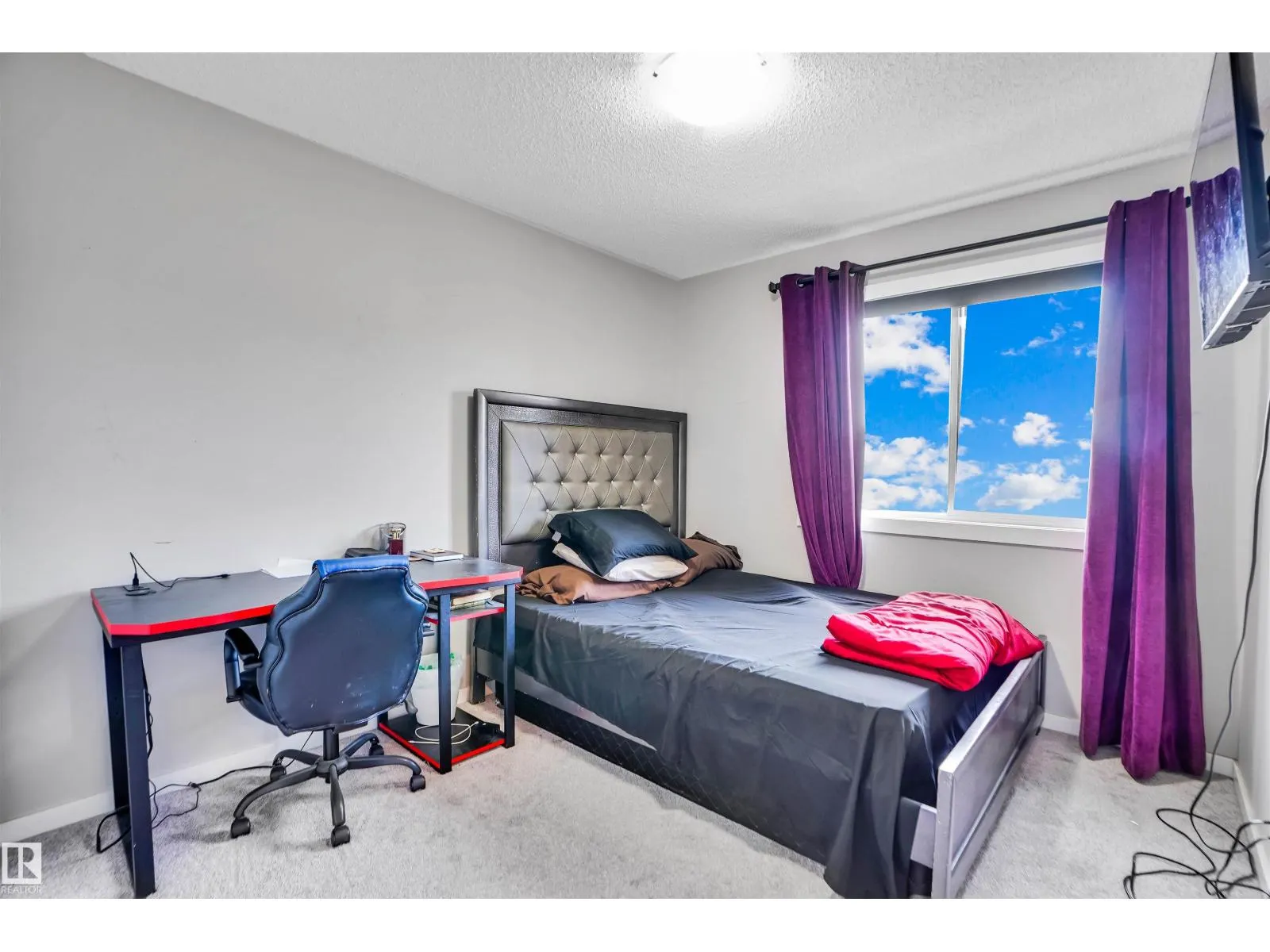 266 CHARLESWORTH DR SW