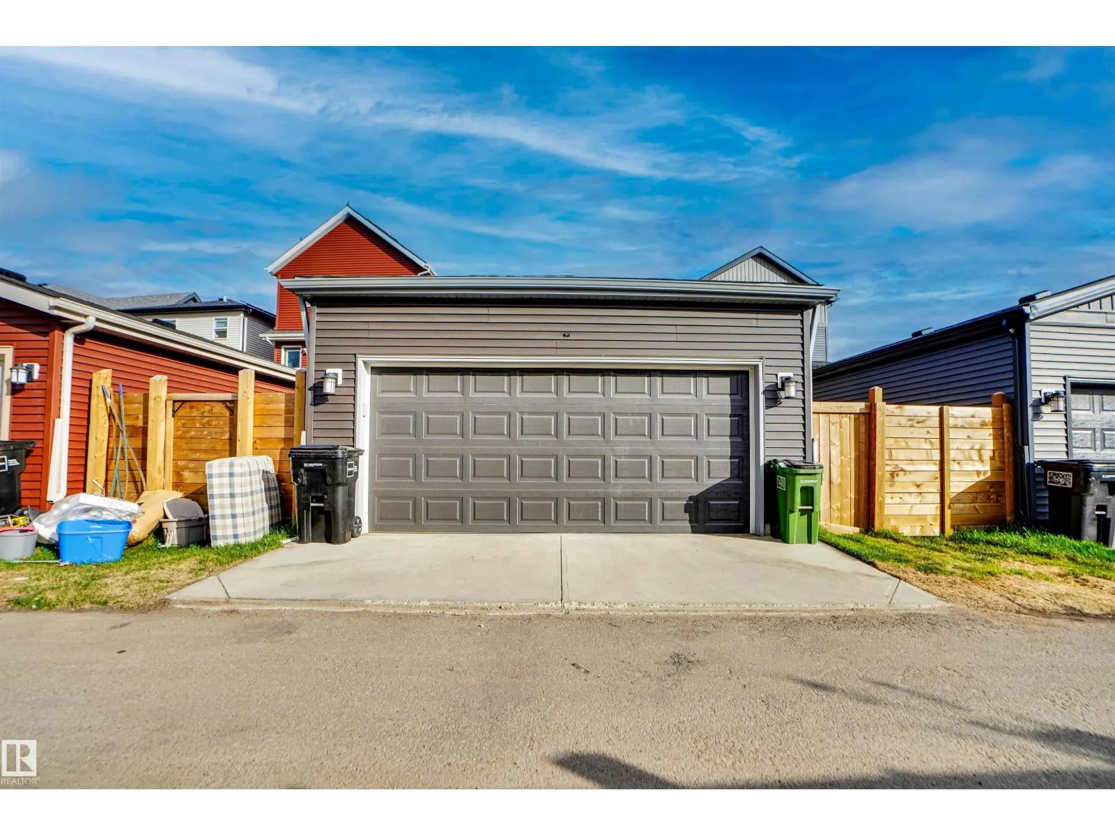 266 CHARLESWORTH DR SW